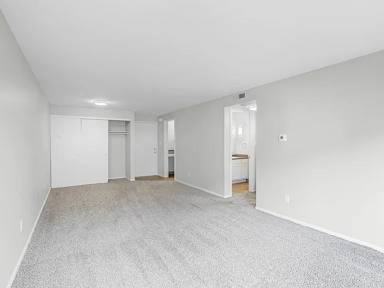 Thurber Square Apartments — Photo 14