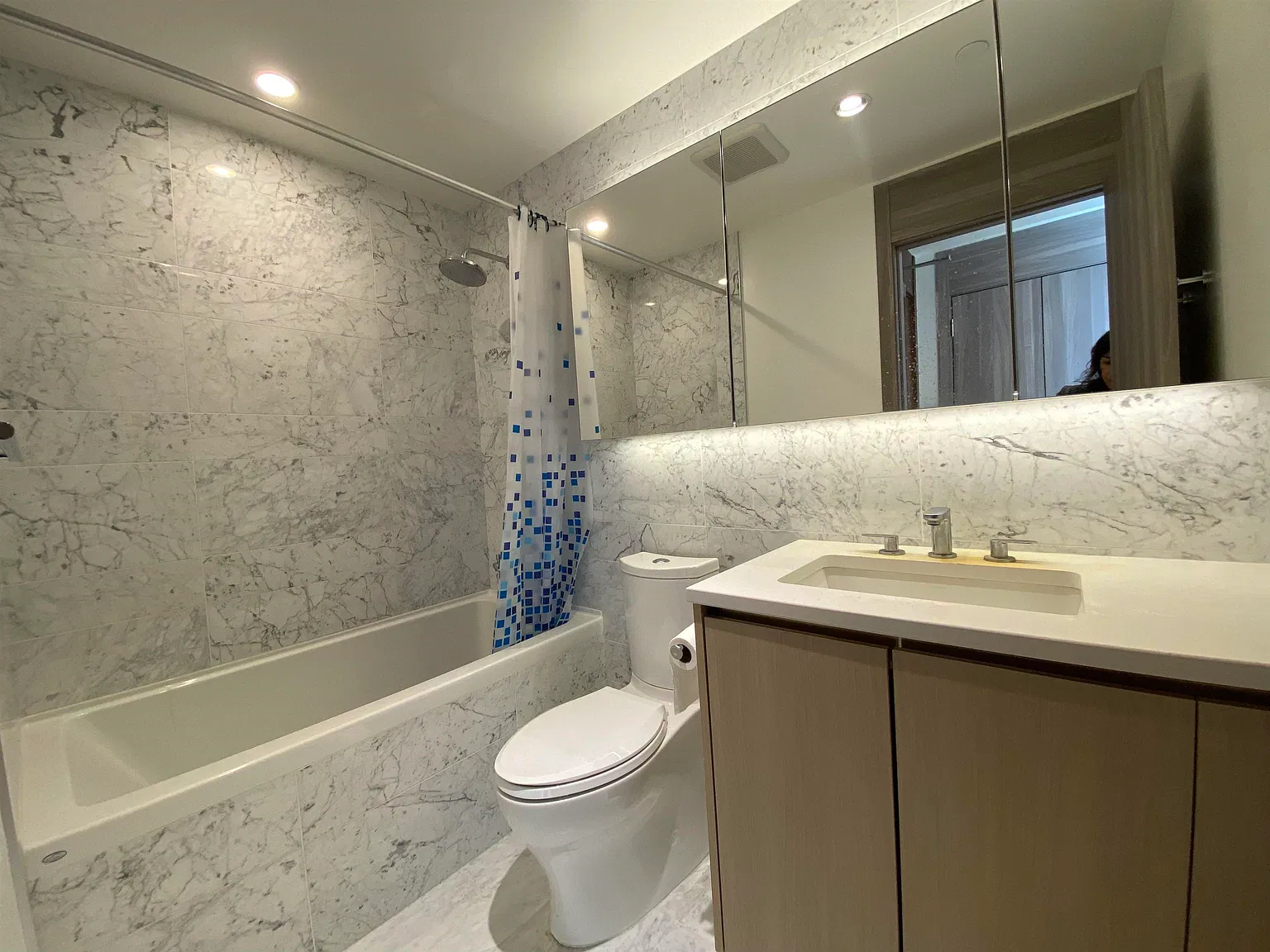 1 bed, 534 sqft, $2,100 — Photo 2