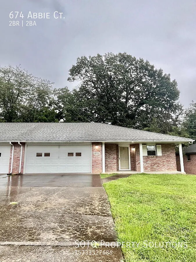 Peaceful 2-Bedroom Duplex with Fenced Yard & 2-Car Garage in Jackson! — Photo 2