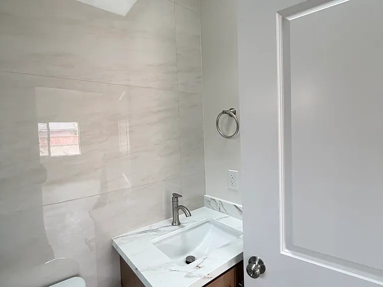 10435 Courson Dr — Photo 2