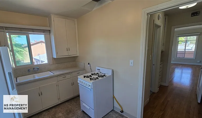 412 S Sunshine Ave — Photo 10