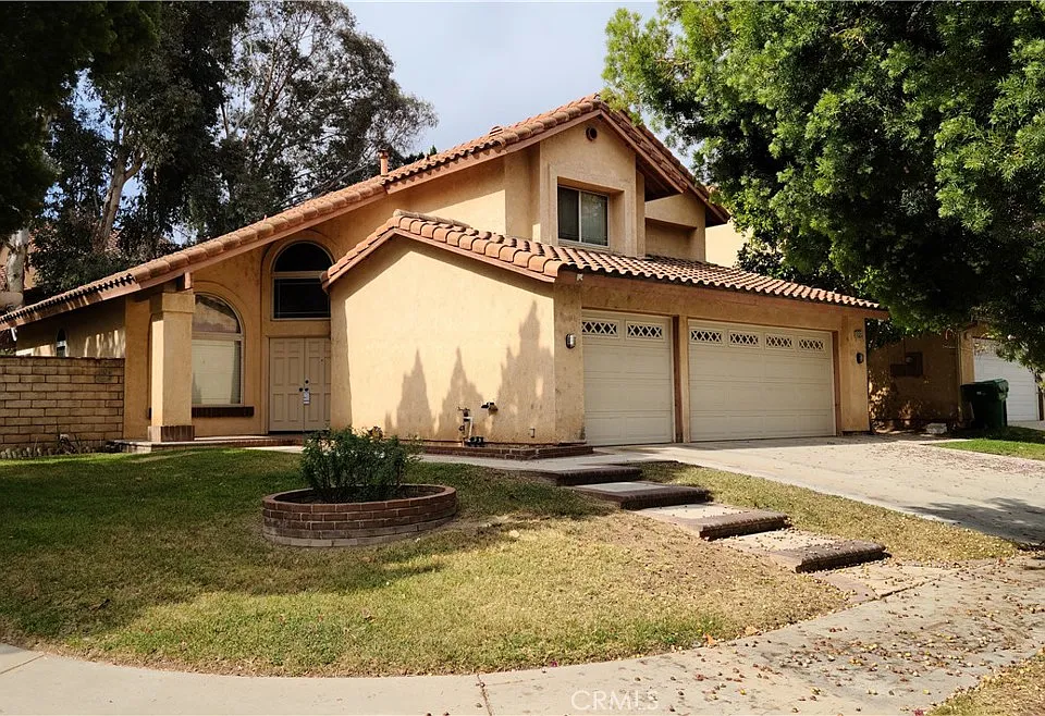 998 Ashford Cir