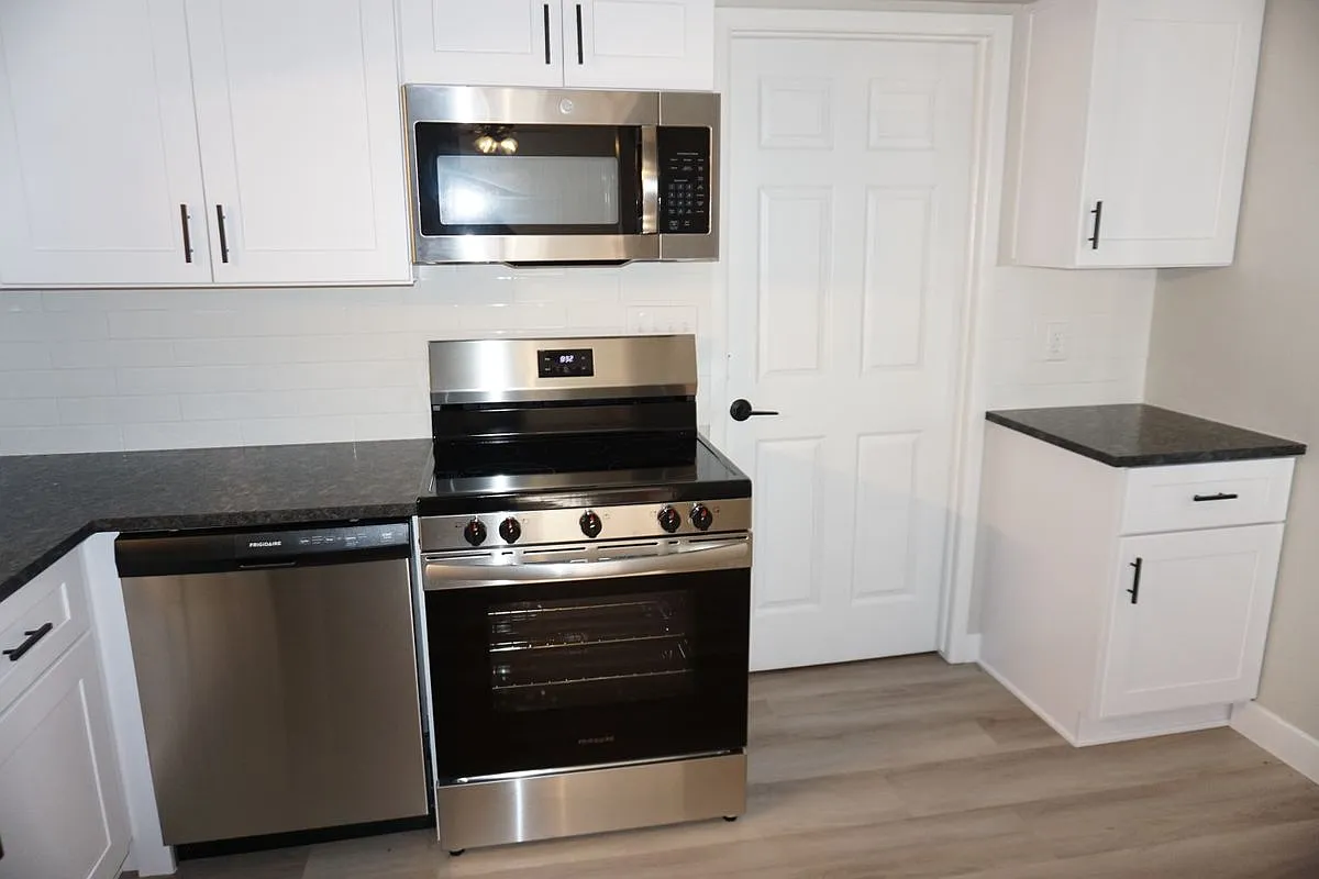 2 bed, 1.0 bath, 912 sqft, $1,400 — Photo 4