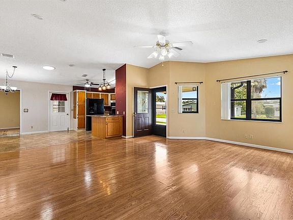 5th image of 1532 E SCHWARTZ BOULEVARD