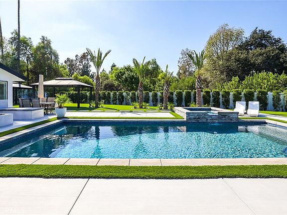 3rd image of 3271 Santa Maria Ave
