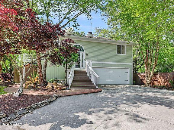2nd image of 1910 Erin Court