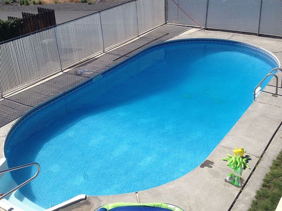 2nd image of 410 Strand Rd