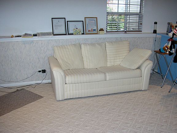 5th image of 396 Ashwood Ct