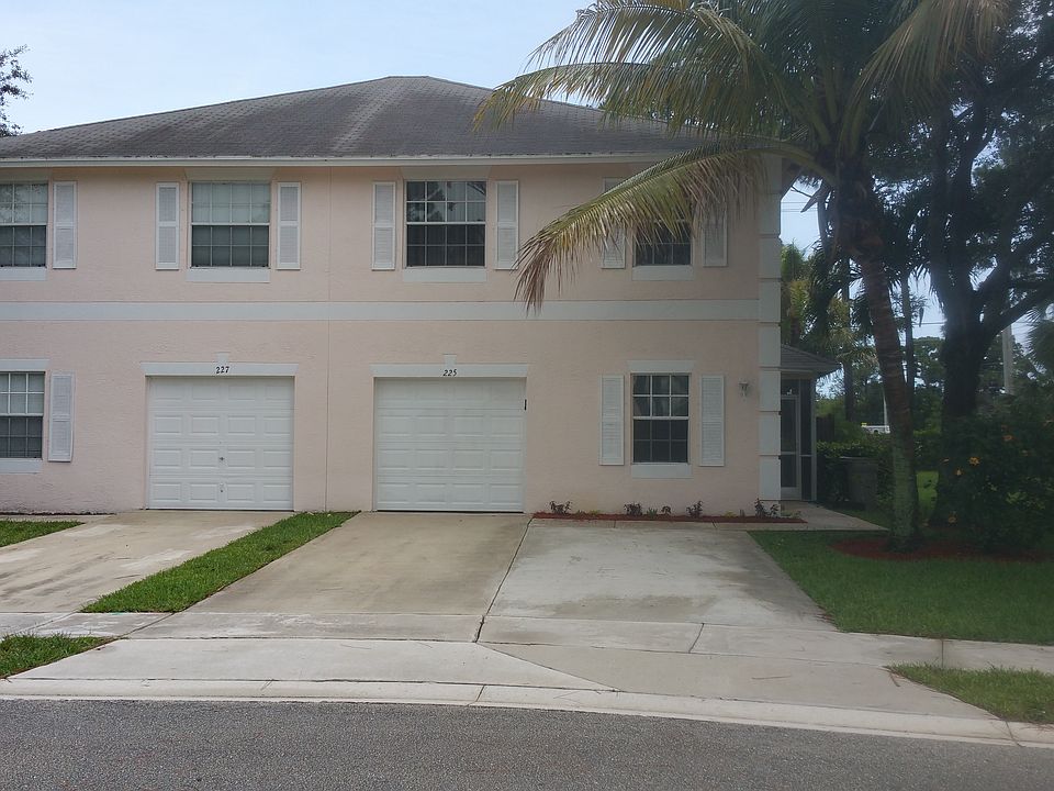 1st image of 225 Leland Ln