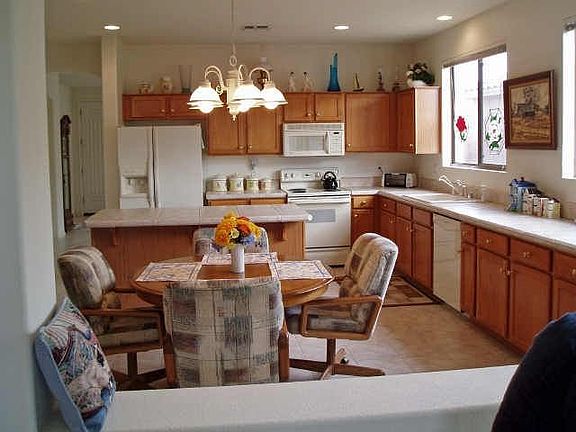 Open Kitchen ~ loads of cabinets & counter space