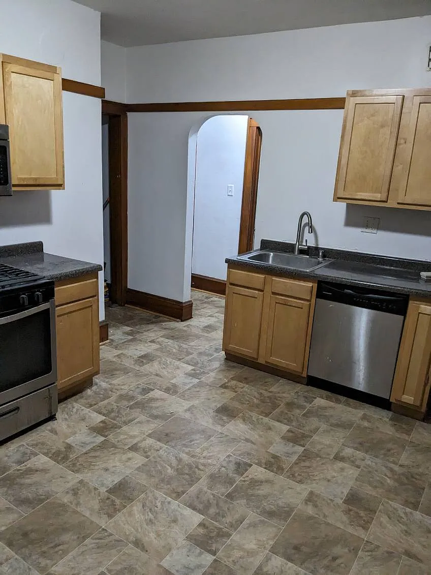 2 bed, 1250 sqft, $950 — Photo 2