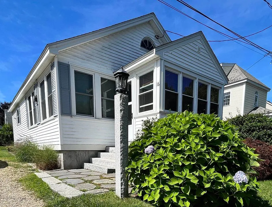 16 Browns Ct