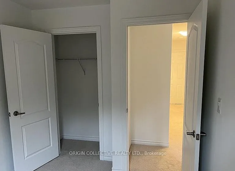 34 Milson Cres — Photo 6