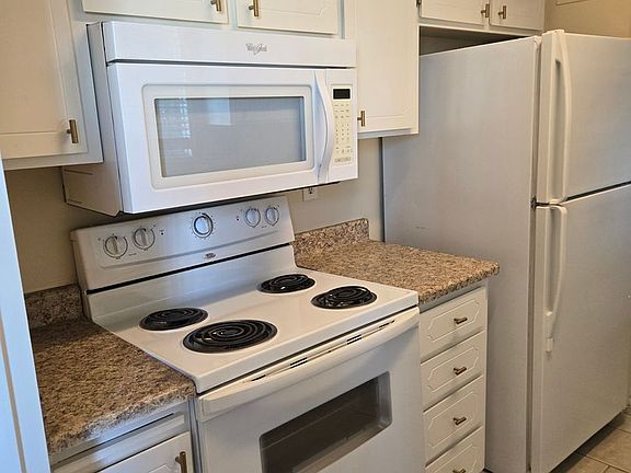 4th image of 13608 N 98th Ave Unit K