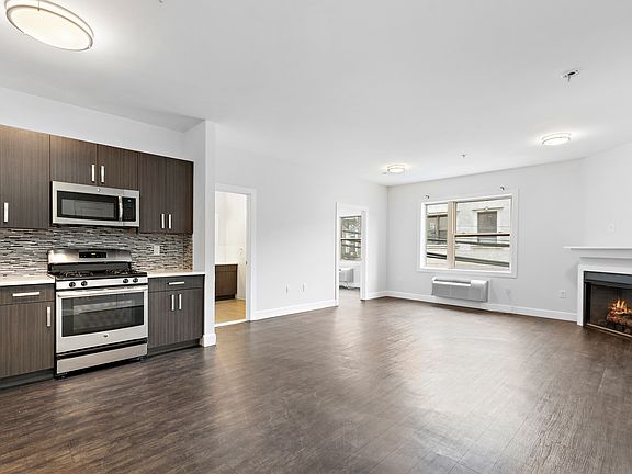 2nd image of 510 45th St APT 401