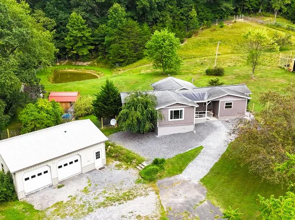 194 Lighthouse Ln, Fayetteville, WV 25840