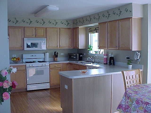 Bright Spacious Kitchen
