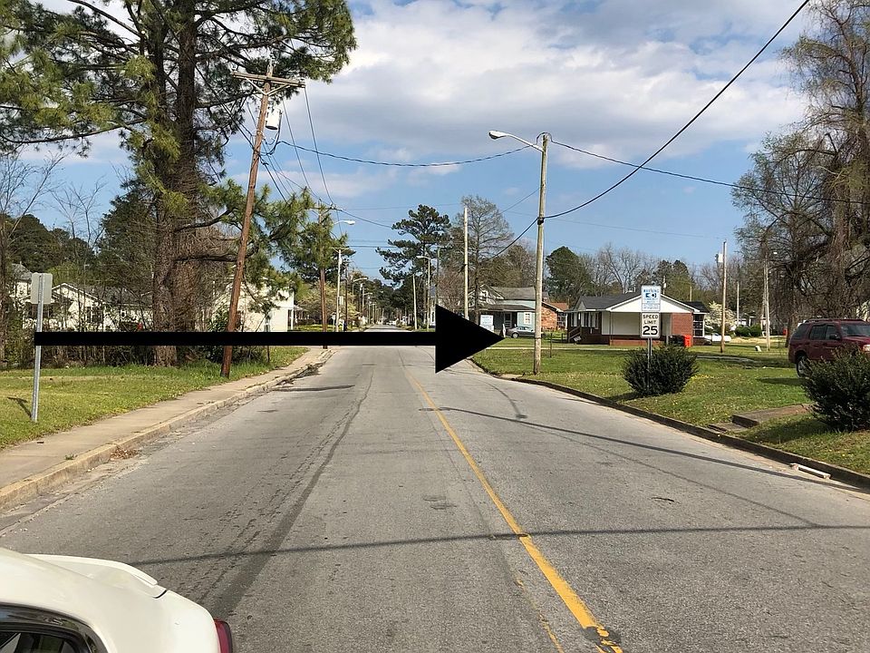 2nd image of 901 Park St