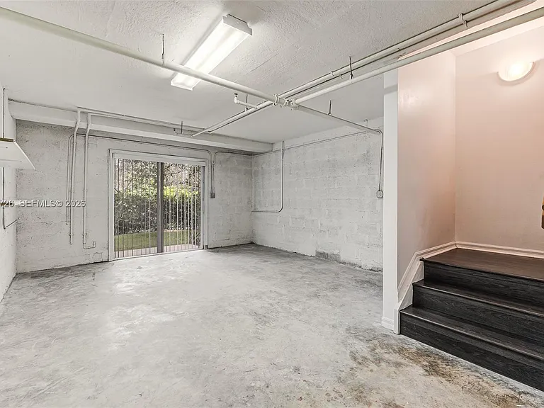 8900 NE 8th Ave #1107 — Photo 30