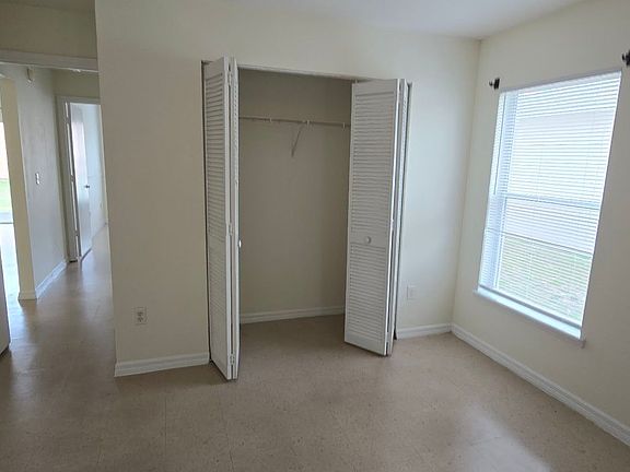 3rd image of 2605 Icabod Ct
