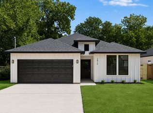2810 Gillespie St, Greenville, TX 75401