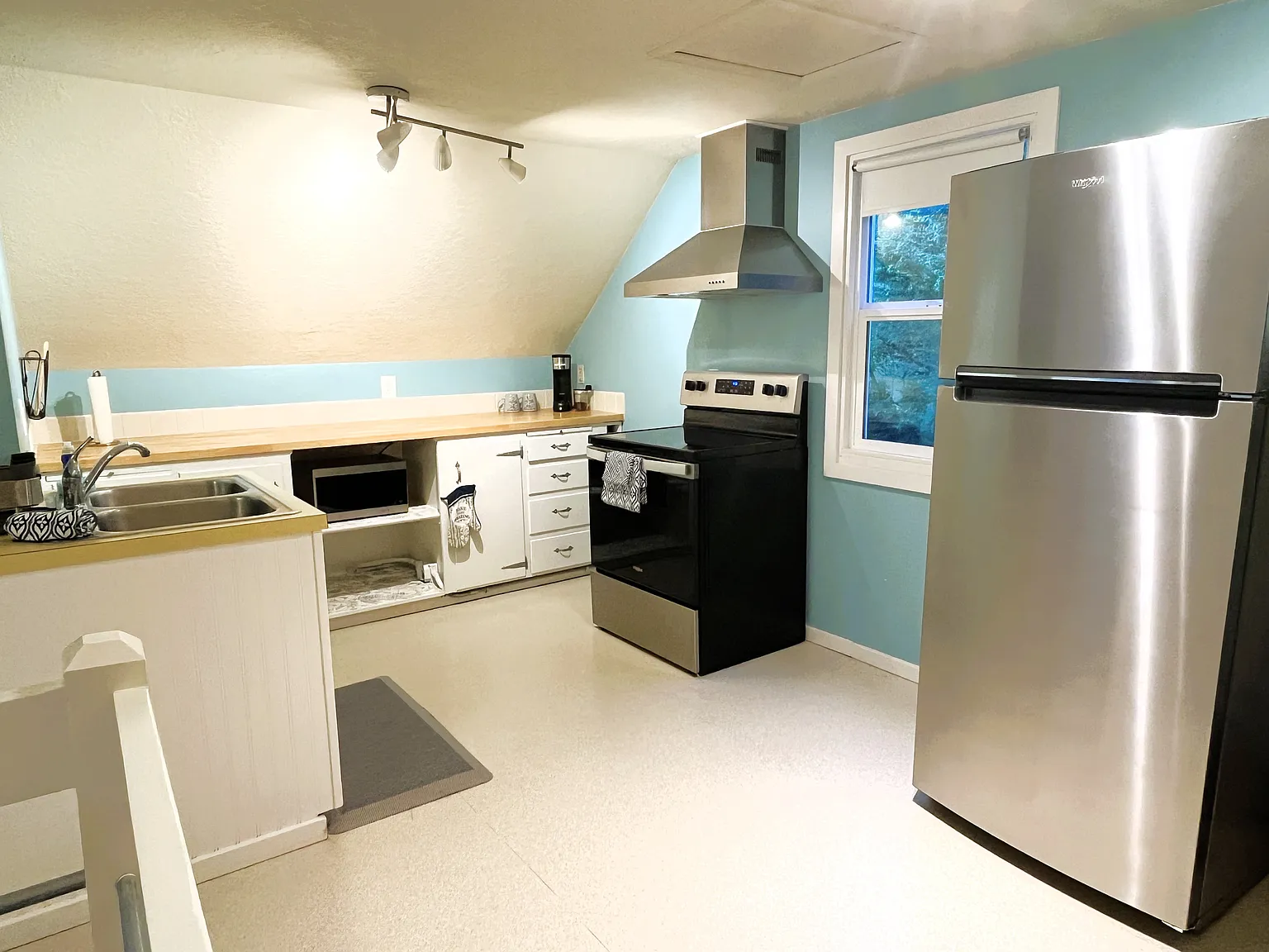 2 bed, 1100 sqft, $2,150 — Photo 4