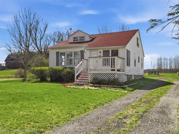 8375 Denton Hill Rd, Fenton, MI 48430