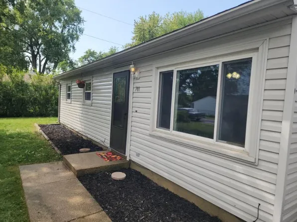 701 N Vorcey St, Tolono, IL 61880