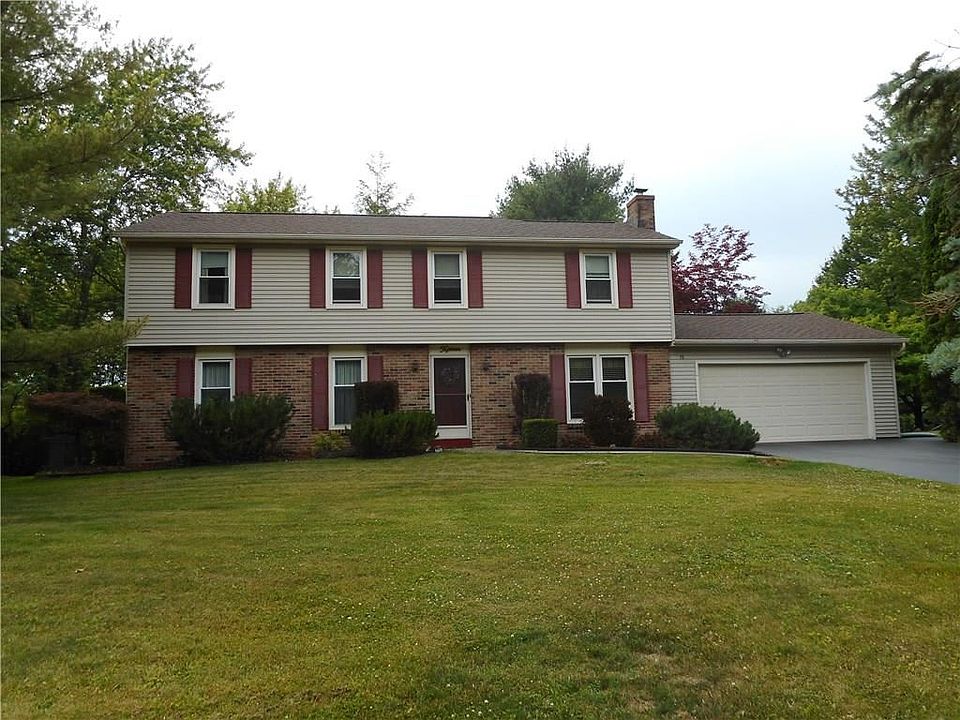 1st image of 15 Glen Acre Dr