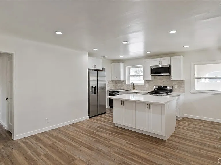 9427 S 2nd Ave — Photo 16