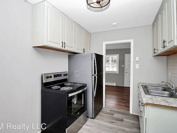 3rd image of 2732 Pitts Dr