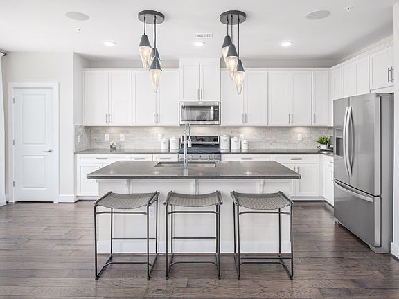 Model Representation - Kitchen with an Over-sized Island