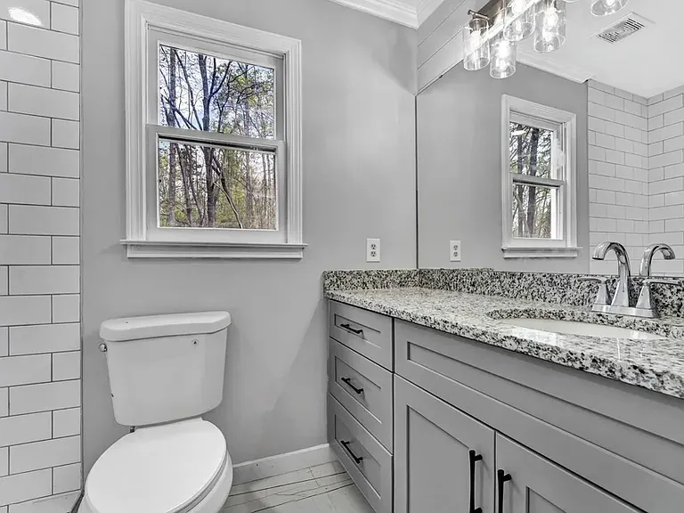 1011 Chestnut Ct — Photo 4