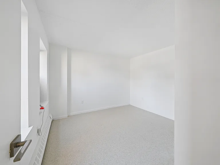 146 Beach 24 St #311 — Photo 9
