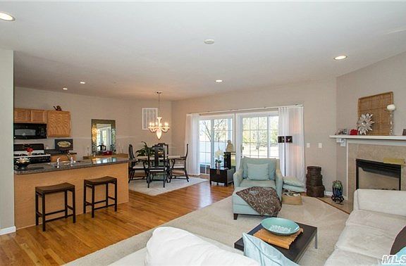 4th image of 105 Pond Cir