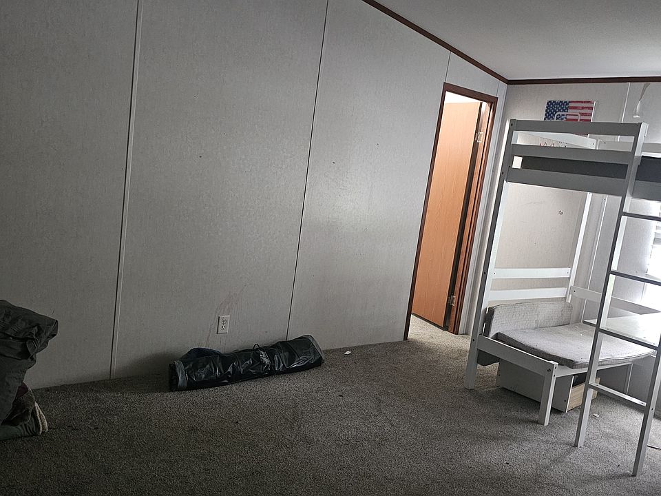 1st image of 865 Shady Loop