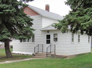 310 W 7th Ave, Edgeley, ND 58433