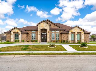 1864 The Grand Dr, Kingsville, TX 78363