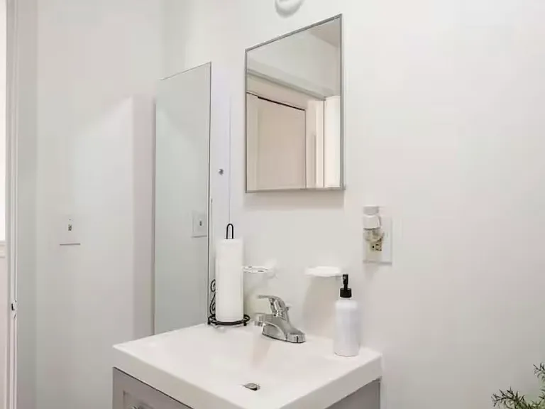 1525 Popham Ave #2 — Photo 6