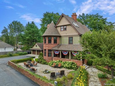 59 Lake Shore Rd, Grosse Pointe Farms, MI, 48236