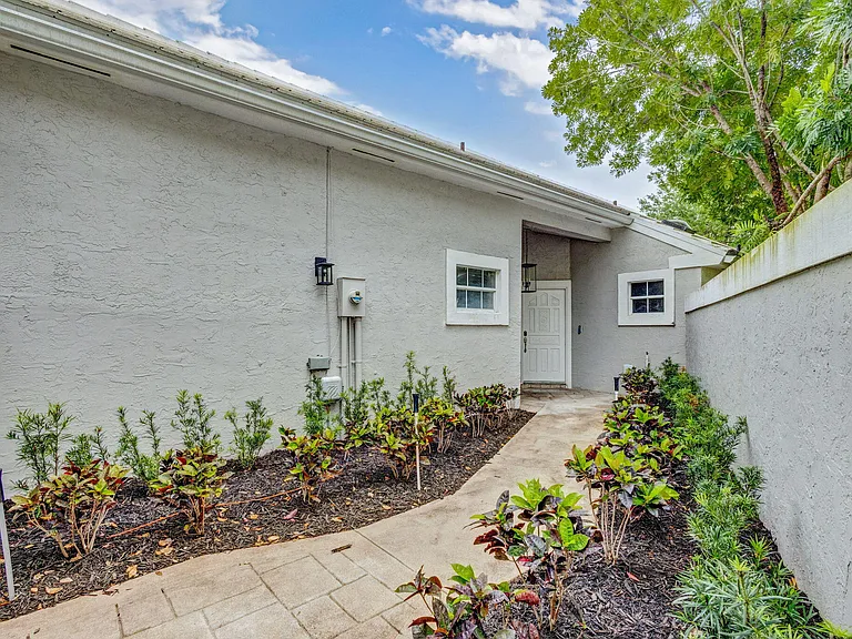 7 Wyndham Ln — Photo 5