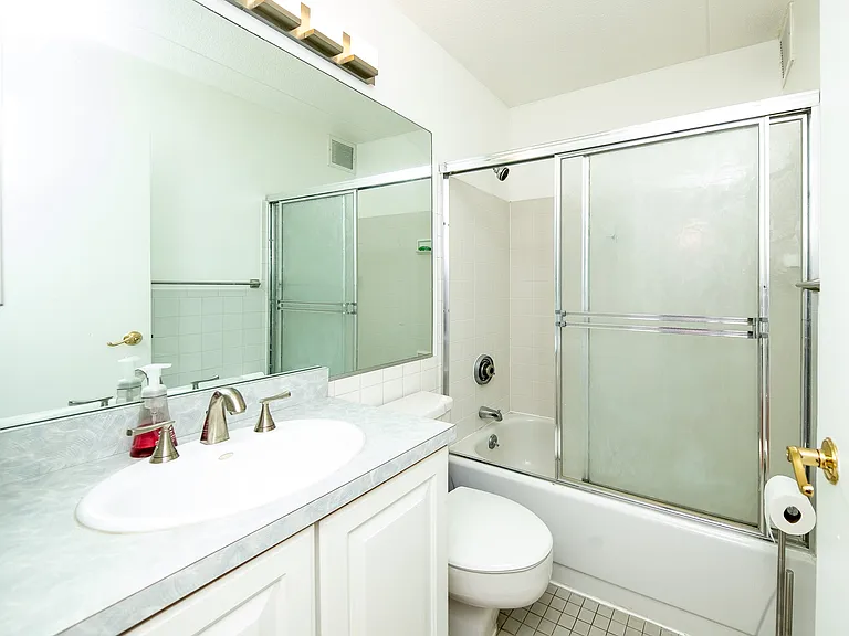 301 Cathedral Pkwy #7V — Photo 8