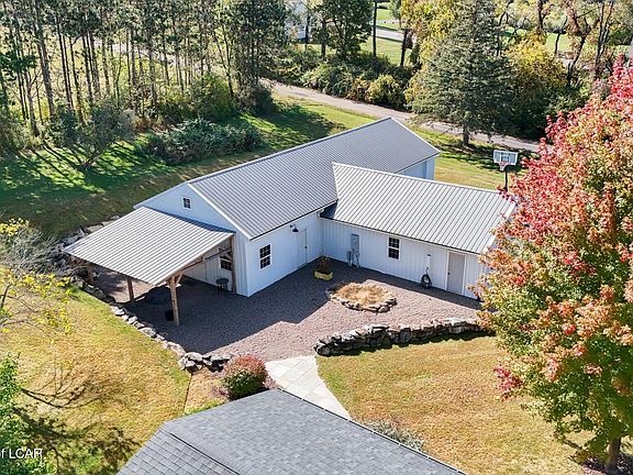 3rd image of 145 Mountain Rd