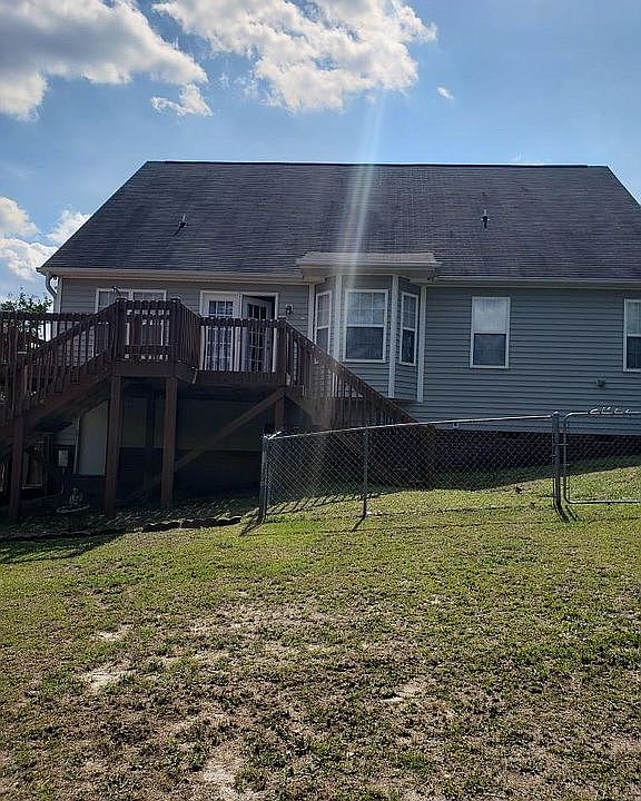 2nd image of 141 Scarlet Oak Cir