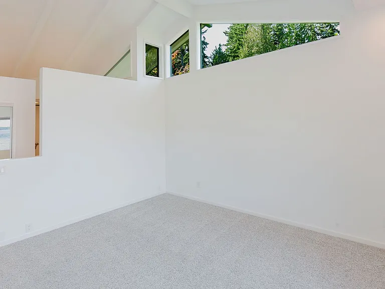15550 Broom St NE — Photo 24