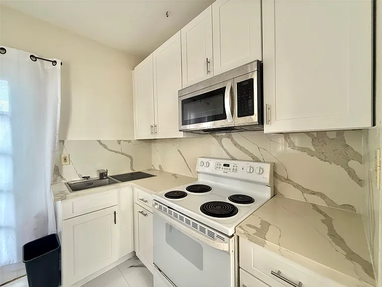 1427 Church St #2 — Photo 8