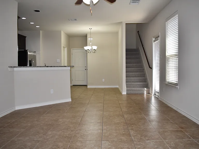 4916 Stray Creek Ln — Photo 5