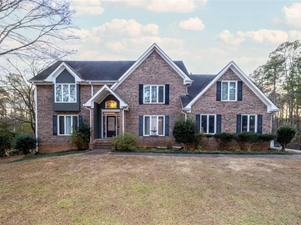 135 Acton Dr, Fayetteville, GA 30215