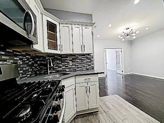 3rd image of 638 40th St #2REAR