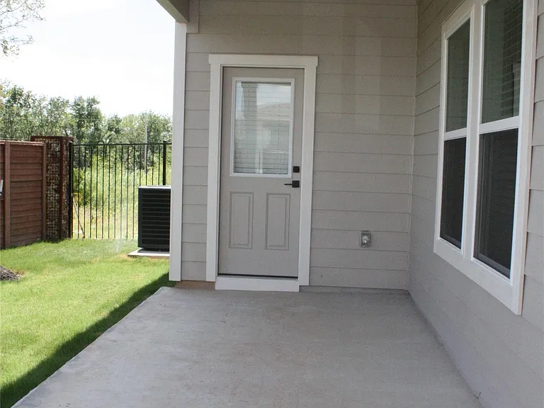 10109 Curb Strap Dr — Photo 18